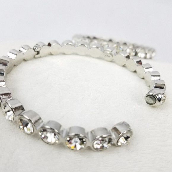 PRIMIER silver plated rhodium bangle bracelet - Picture 6 of 8